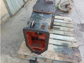 المحور الخلفي New Holland Tm130 Rear Axle Centre Housing 51862869, 5186286, 47127697: صورة 3 المحور الخلفي New Holland Tm130 Rear Axle Centre Housing 51862869, 5186286, 47127697: صورة 3