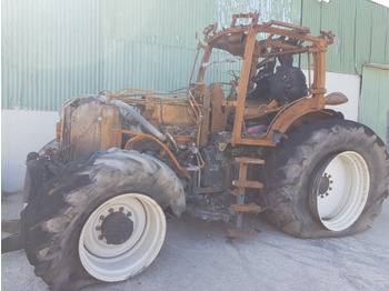 المحرك و قطع الغيار VALTRA