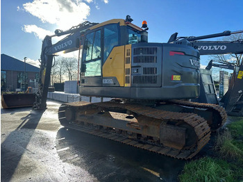 حفار زحاف VOLVO ECR235EL