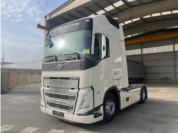 وحدة جر VOLVO FH 460