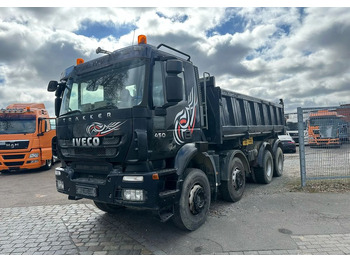 شاحنة قلاب IVECO Trakker