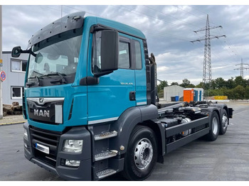 شاحنة ذات خطاف MAN TGS 26.470 6x2: صورة 4