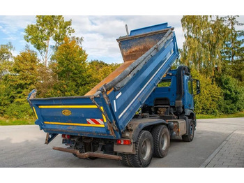 شاحنة قلاب Mercedes-Benz Arocs 2652 6x4 – Wywrotka trójstronna Meiller z Bordmatik (Euro 6): صورة 3