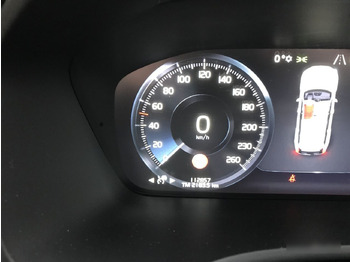 سيارة دفع رباعي Volvo XC90: صورة 2