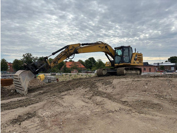 حفار زحاف CATERPILLAR 323