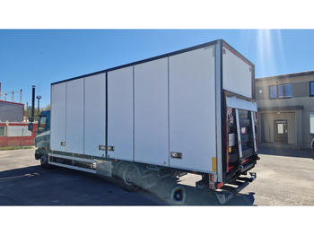 شاحنة مقفلة Volvo FL260 4X2: صورة 4