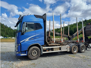 شاحنة قطع الأشجار VOLVO FH16 750