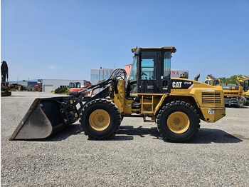 اللودر بعجل CATERPILLAR