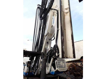 برج الحفر SOILMEC