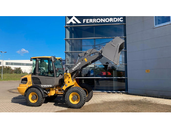 اللودر بعجل VOLVO L25