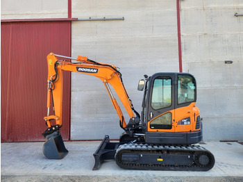حفارة مُصَّغرة DOOSAN DX63