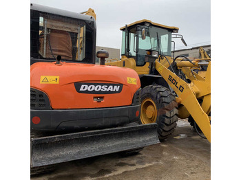 حفار زحاف DOOSAN DX60