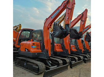 حفار زحاف DOOSAN DX60