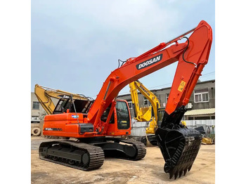 حفار زحاف DOOSAN DX225LC