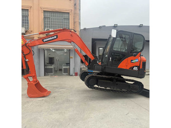 حفار زحاف DOOSAN DX60