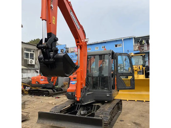 حفار زحاف DOOSAN DX60