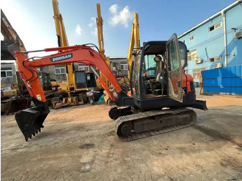 حفار زحاف Original Top Sale High Performance Slightly Used Doosan Dx60 Tracked Excavator For Landscaping In Shanghai: صورة 3