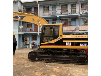 حفار زحاف CATERPILLAR 320CL
