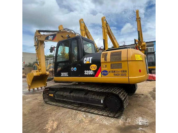 حفارة CATERPILLAR 320B