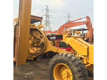 ممهدة CATERPILLAR 140H