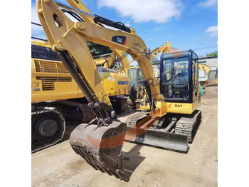 حفار زحاف CATERPILLAR 306D