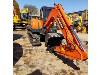 حفار زحاف DOOSAN DH60-7