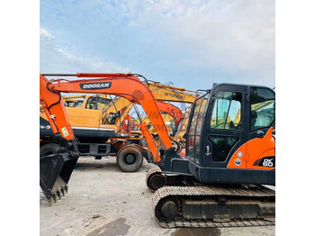 حفار زحاف DOOSAN DX225