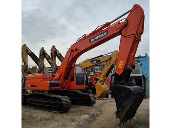 حفار زحاف DOOSAN DX225