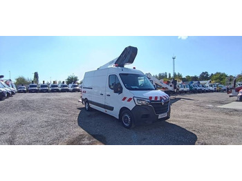 منصة تلسكوبية محمولة على شاحنة RENAULT Master