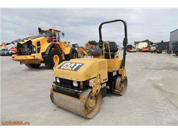 مدحلة اسفلت CATERPILLAR
