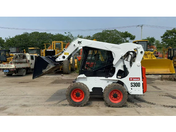 شيول صغير BOBCAT