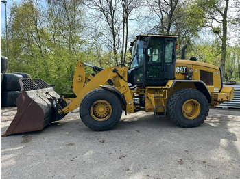 اللودر بعجل CATERPILLAR 938M