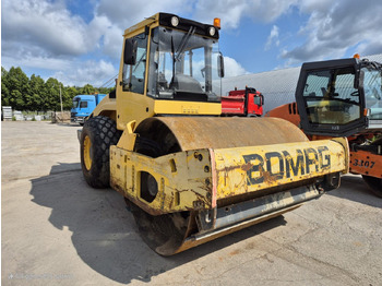 مدحلة ضاغطة BOMAG