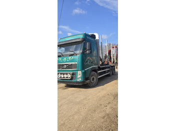 شاحنة قطع الأشجار VOLVO FH 460