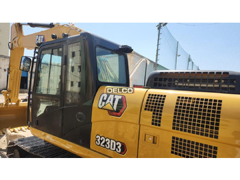 حفار زحاف CATERPILLAR 323D3