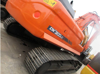 حفار زحاف DOOSAN DX300LC
