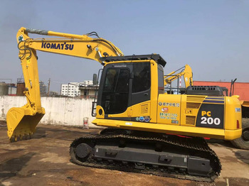 حفار زحاف KOMATSU PC200-8