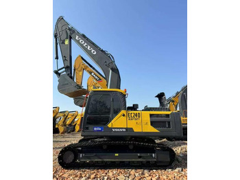حفار زحاف VOLVO EC240