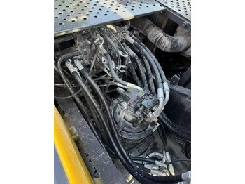 حفار زحاف VOLVO EC240: صورة 3