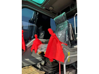 حفار زحاف VOLVO EC240: صورة 5
