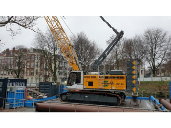 رافعة مجنزرة LIEBHERR