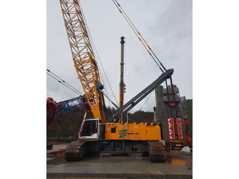 رافعة مجنزرة LIEBHERR