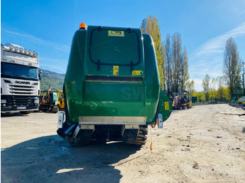 جرار صغير John Deere 2038R avec plateau de coupe et bas de ramassage: صورة 4