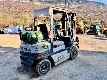 رافعة شوكية تعمل بالغاز KOMATSU Chariot élévateur à gaz FG25T-11E (AVEC PINCE): صورة 3