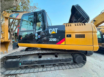 حفار زحاف CATERPILLAR 320D