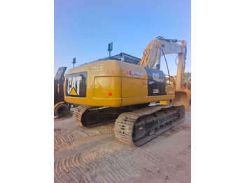 حفار زحاف CATERPILLAR 320D
