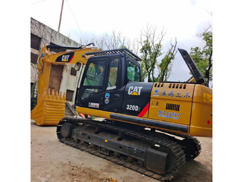 حفار زحاف CATERPILLAR 320D2
