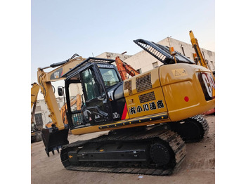 حفار زحاف CATERPILLAR 320D2