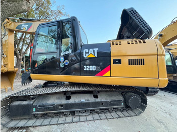 حفار زحاف CATERPILLAR 320D2