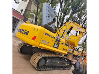 حفار زحاف KOMATSU PC200